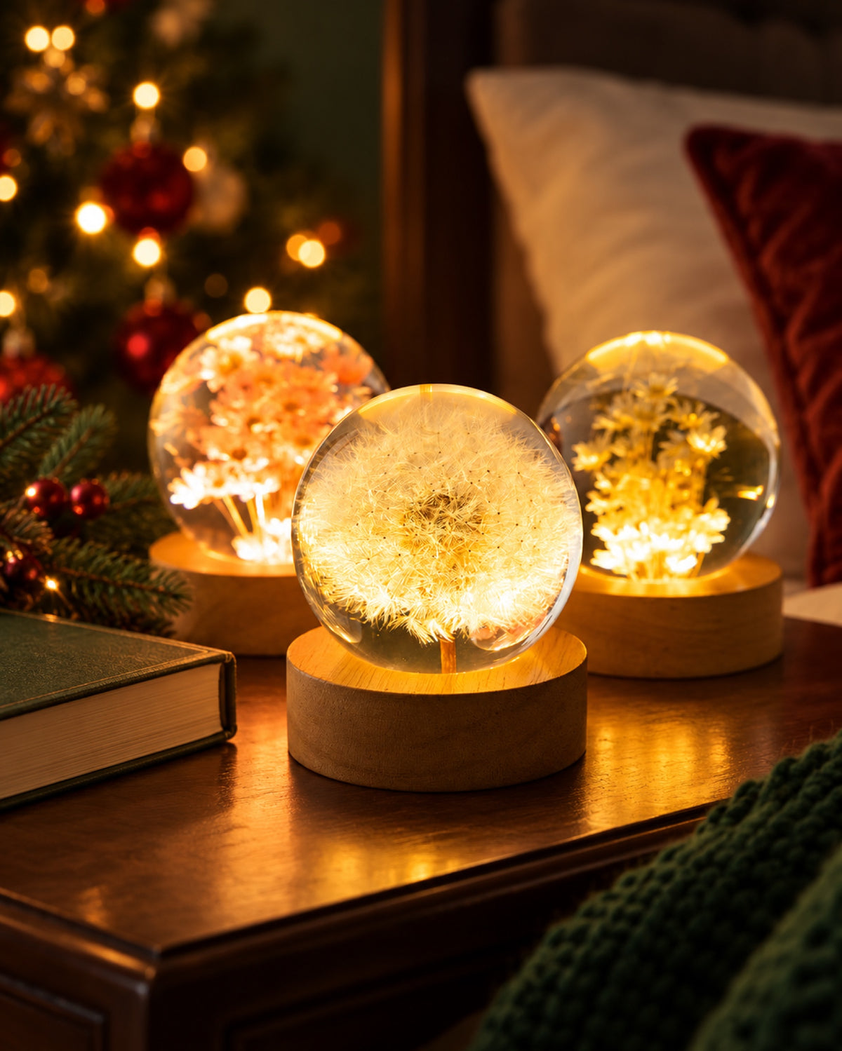 Bola de cristal luminosa con flor natural y base de madera, modelos disponibles