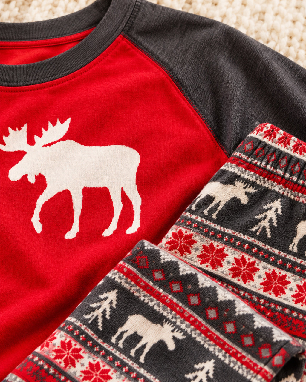 Pijama de Navidad rojo a juego para toda la familia, detalle